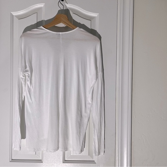 Vince | Long Sleeve V-Neck Tshirt | XS, V-Neck, Relaxed Fit, Staple Piece, Basic - Picture 6 of 10